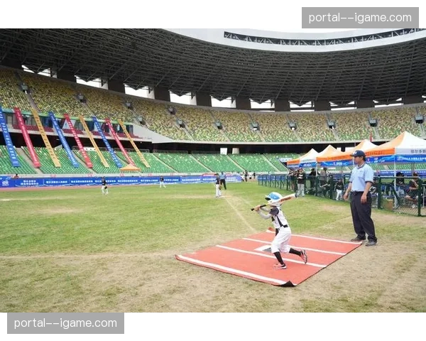 赛场花絮：美国职业垒球联赛启用新型智能护具，实时监测球员冲撞数据