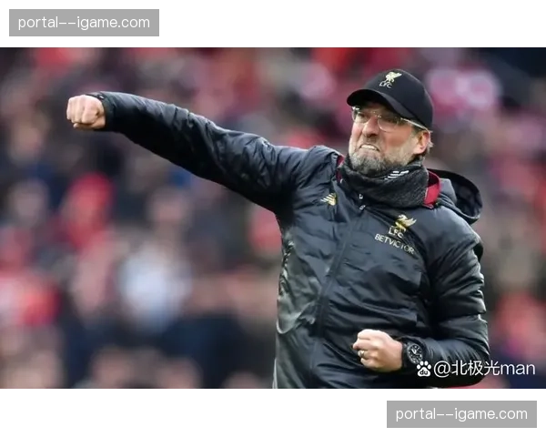 多特蒙德主场南看台展示巨型拼图，纪念克洛普